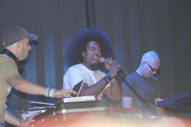 004 102.jpg - Reggie Watts and Synthclub